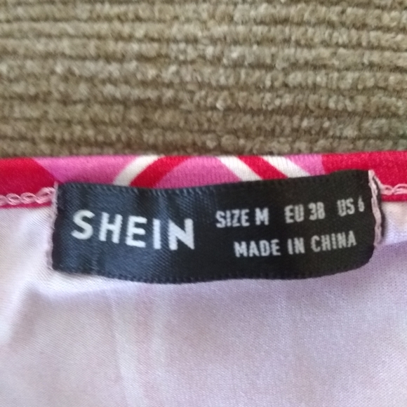 SHEIN Top - Picture 4 of 5